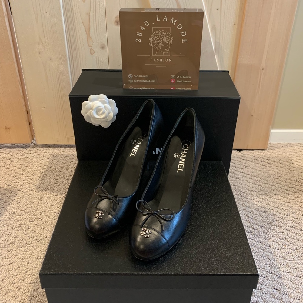 CHANEL PUMPS BLACK SIZE 39 brand new